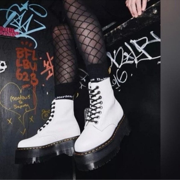 White Dr. Martens 1460 Pascal Max Platform Boots Women Size 8 - Picture 6 of 6